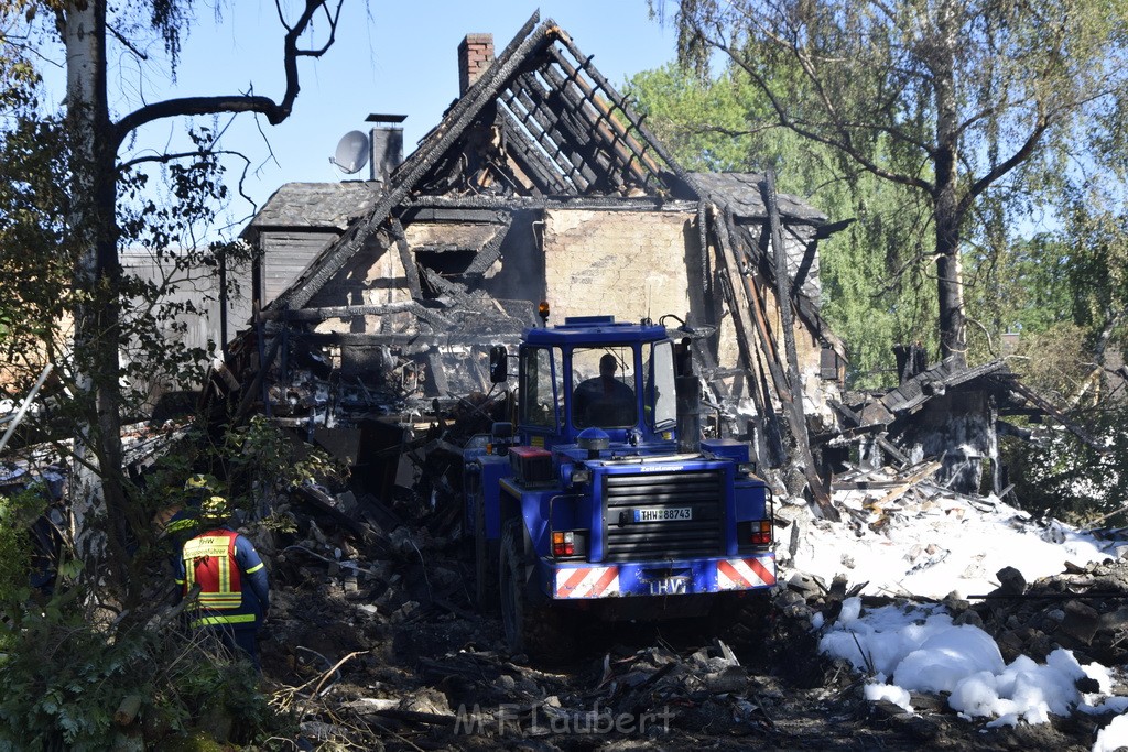 Grossfeuer Einfamilienhaus Siegburg Muehlengrabenstr P1341.JPG - Miklos Laubert